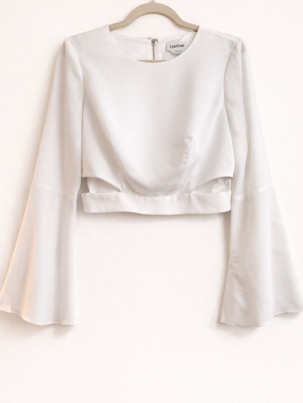 Bebe White Cropped Top w/ Flared Sleeves. Size Medium